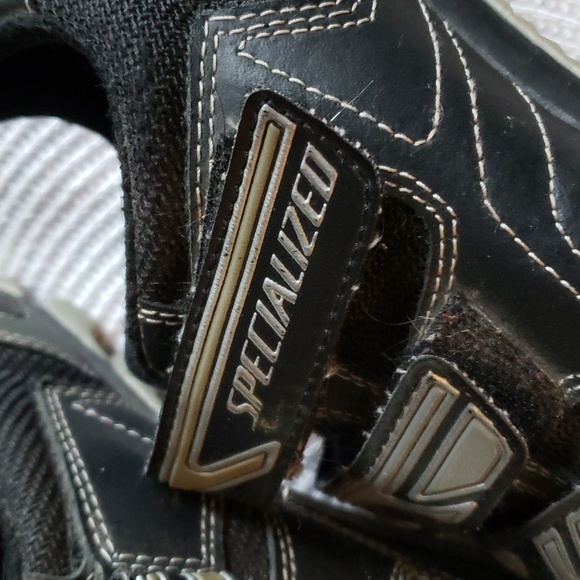 Specialized cycling shoes GUC SZ 7.5 US 40EU Black w/reflective visibility patch - Picture 3 of 6